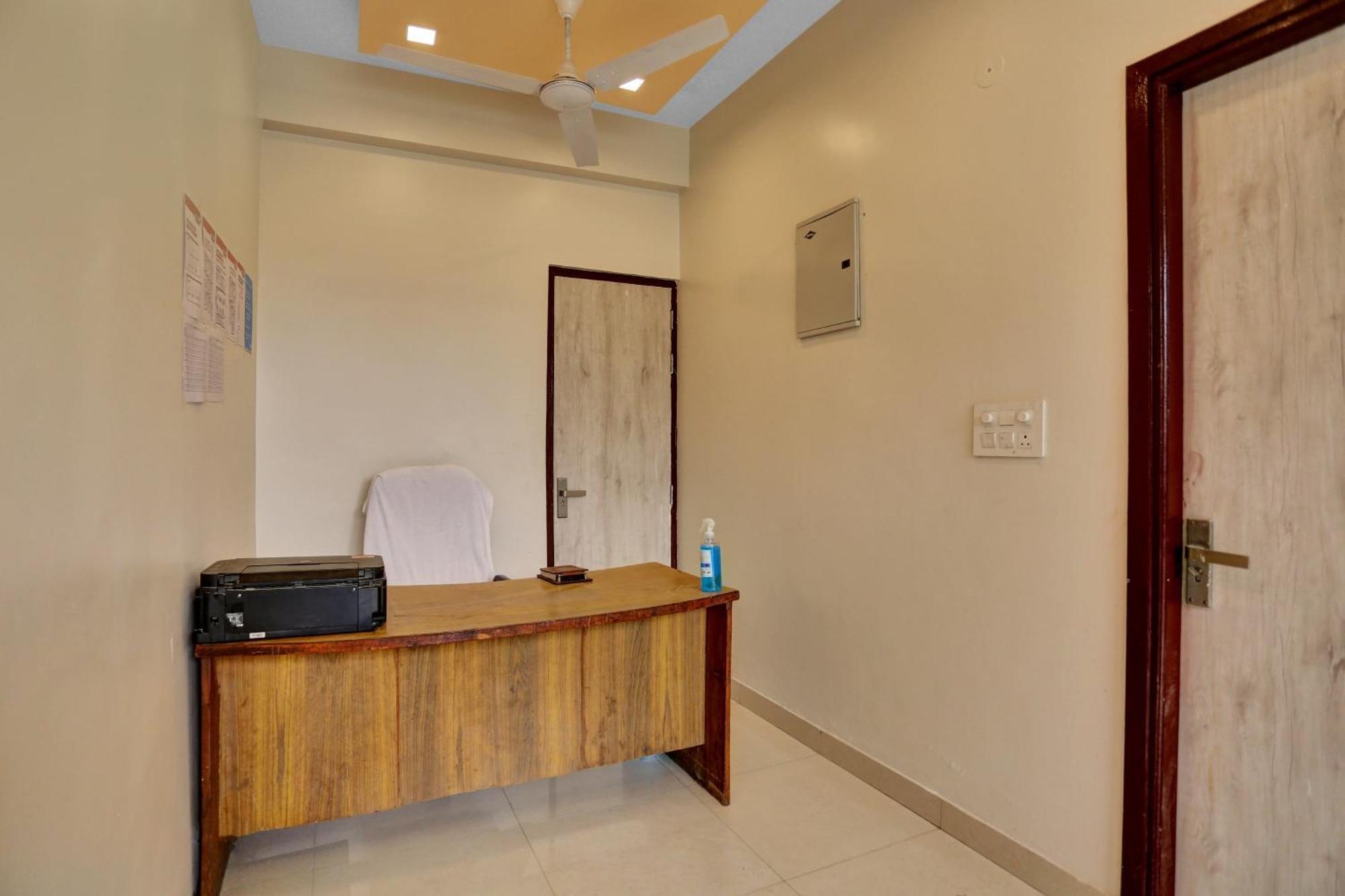Hotel O Expo View Near Pvr Ansal Plaza Greater Noida Exterior foto
